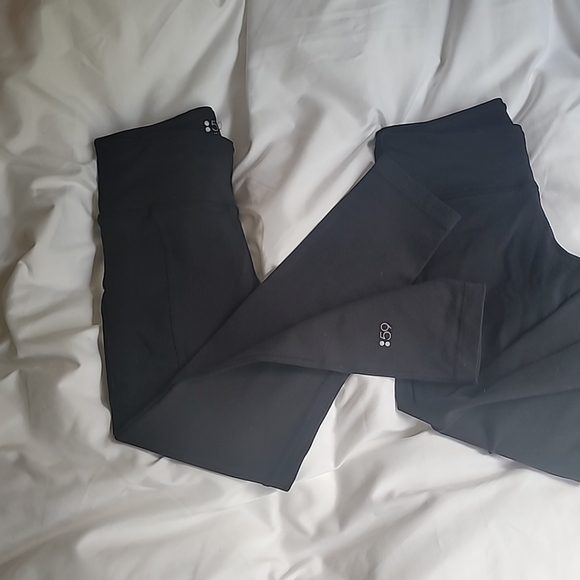 Split59 Black Capri Leggings Size XS (LOT of 3) - Picture 3 of 10